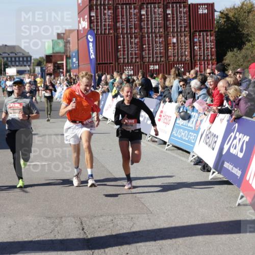 03.10.2025 - Köhlbrandbrückenlauf Jannik Wohlers http://msf.ph/oto/9123185 03.10.2025 13:05:33 Ziel 4011, 4062, 4161, 4278, 4384, 4584, 5468, 6281 meine-sportfotos.de