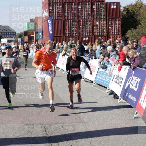 03.10.2025 - Köhlbrandbrückenlauf Jannik Wohlers http://msf.ph/oto/9123190 03.10.2025 13:05:33 Ziel 4011, 4062, 4161, 4278, 4384, 4584, 5468, 6281 meine-sportfotos.de