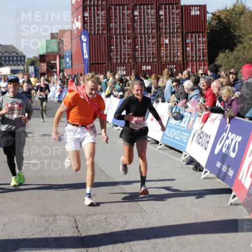 03.10.2025 - Köhlbrandbrückenlauf Jannik Wohlers http://msf.ph/oto/9123200 03.10.2025 13:05:33 Ziel 4011, 4062, 4161, 4278, 4384, 4584, 5468, 6281 meine-sportfotos.de