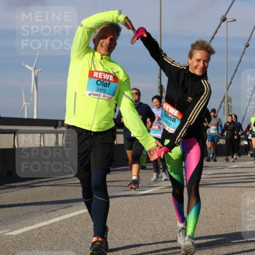 03.10.2025 - Köhlbrandbrückenlauf Strokosch-Dieckow http://msf.ph/oto/9123201 03.10.2025 10:01:25 Position 2 2412, 2419 meine-sportfotos.de