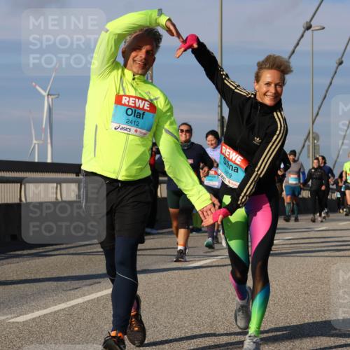 03.10.2025 - Köhlbrandbrückenlauf Strokosch-Dieckow http://msf.ph/oto/9123205 03.10.2025 10:01:25 Position 2 2412, 2419 meine-sportfotos.de