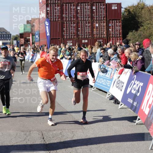 03.10.2025 - Köhlbrandbrückenlauf Jannik Wohlers http://msf.ph/oto/9123207 03.10.2025 13:05:33 Ziel 4011, 4062, 4161, 4278, 4384, 4584, 5468, 6281 meine-sportfotos.de