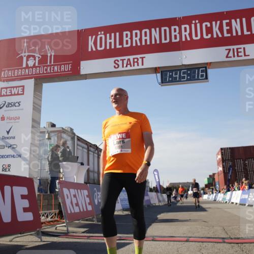 03.10.2025 - Köhlbrandbrückenlauf Jannik Wohlers http://msf.ph/oto/9123220 03.10.2025 13:45:16 Ziel 5015, 6264, 6695 meine-sportfotos.de