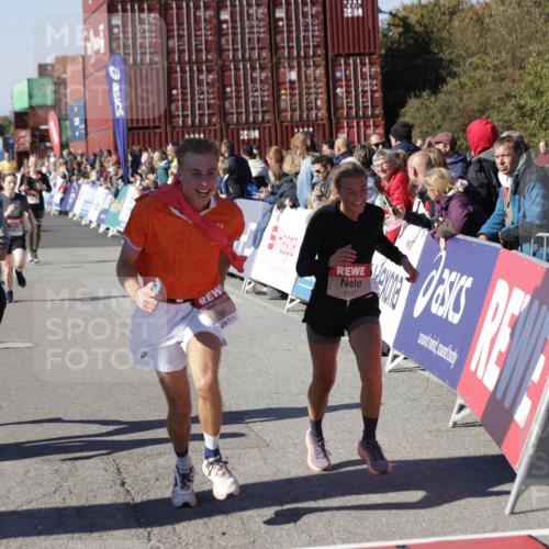 03.10.2025 - Köhlbrandbrückenlauf Jannik Wohlers http://msf.ph/oto/9123231 03.10.2025 13:05:34 Ziel 4011, 4062, 4161, 4278, 4384, 4584, 5468, 6281 meine-sportfotos.de
