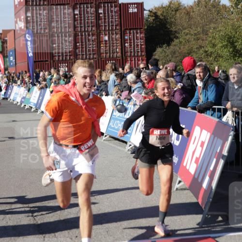 03.10.2025 - Köhlbrandbrückenlauf Jannik Wohlers http://msf.ph/oto/9123243 03.10.2025 13:05:34 Ziel 4011, 4062, 4161, 4278, 4384, 4584, 5468, 6281 meine-sportfotos.de