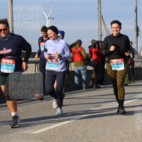 03.10.2025 - Köhlbrandbrückenlauf Strokosch-Dieckow http://msf.ph/oto/9123246 03.10.2025 10:01:28 Position 2 1497, 2265, 08, 2379 meine-sportfotos.de