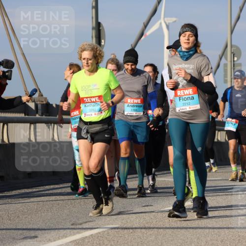03.10.2025 - Köhlbrandbrückenlauf Strokosch-Dieckow http://msf.ph/oto/9123251 03.10.2025 10:01:31 Position 2 3292, 2533, 1769, 2212, 2973, 2365 meine-sportfotos.de