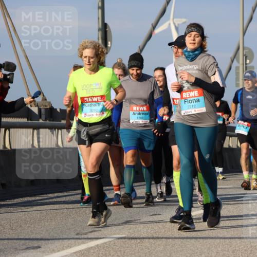 03.10.2025 - Köhlbrandbrückenlauf Strokosch-Dieckow http://msf.ph/oto/9123255 03.10.2025 10:01:31 Position 2 3292, 1769, 2212, 2973, 2365 meine-sportfotos.de