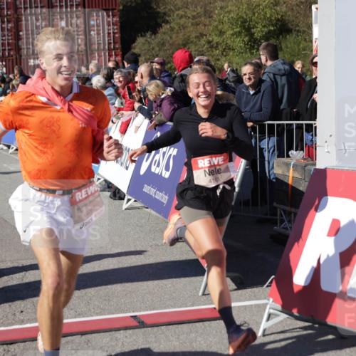 03.10.2025 - Köhlbrandbrückenlauf Jannik Wohlers http://msf.ph/oto/9123263 03.10.2025 13:05:34 Ziel 4011, 4062, 4161, 4278, 4384, 4584, 5468, 6281 meine-sportfotos.de