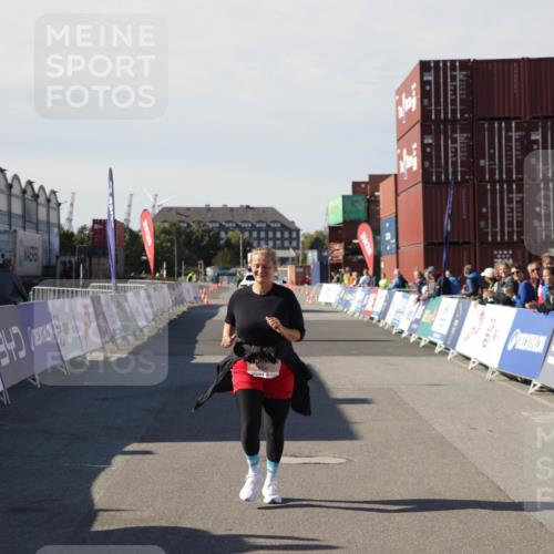 03.10.2025 - Köhlbrandbrückenlauf Jannik Wohlers http://msf.ph/oto/9123281 03.10.2025 13:51:32 Ziel 5540 meine-sportfotos.de