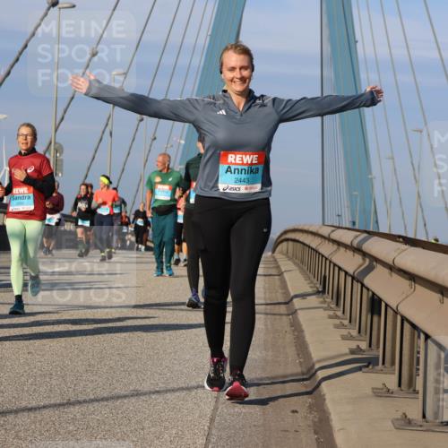 03.10.2025 - Köhlbrandbrückenlauf Strokosch-Dieckow http://msf.ph/oto/9123299 03.10.2025 10:01:34 Position 2 2365, 2086, 2443 meine-sportfotos.de