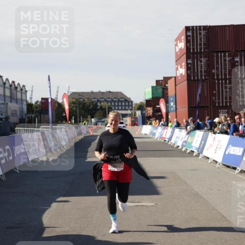 03.10.2025 - Köhlbrandbrückenlauf Jannik Wohlers http://msf.ph/oto/9123300 03.10.2025 13:51:32 Ziel 5540 meine-sportfotos.de