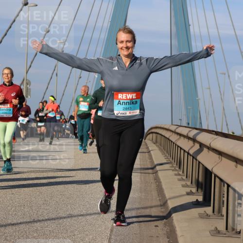 03.10.2025 - Köhlbrandbrückenlauf Strokosch-Dieckow http://msf.ph/oto/9123307 03.10.2025 10:01:34 Position 2 2086, 2443 meine-sportfotos.de