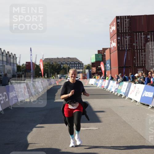03.10.2025 - Köhlbrandbrückenlauf Jannik Wohlers http://msf.ph/oto/9123318 03.10.2025 13:51:32 Ziel 5540 meine-sportfotos.de