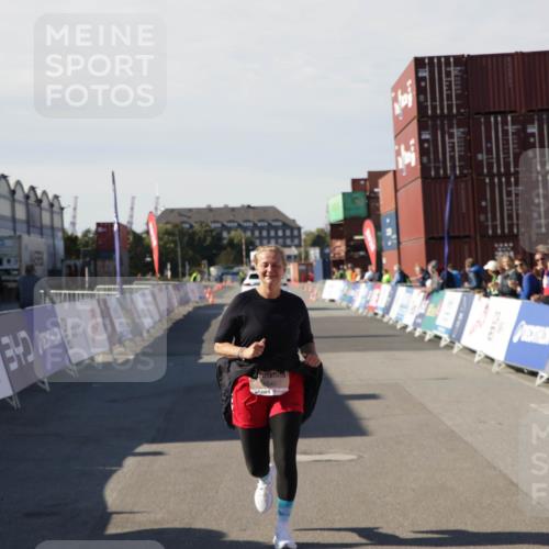 03.10.2025 - Köhlbrandbrückenlauf Jannik Wohlers http://msf.ph/oto/9123336 03.10.2025 13:51:32 Ziel 5540 meine-sportfotos.de