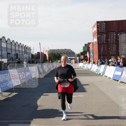03.10.2025 - Köhlbrandbrückenlauf Jannik Wohlers http://msf.ph/oto/9123351 03.10.2025 13:51:33 Ziel 5540 meine-sportfotos.de