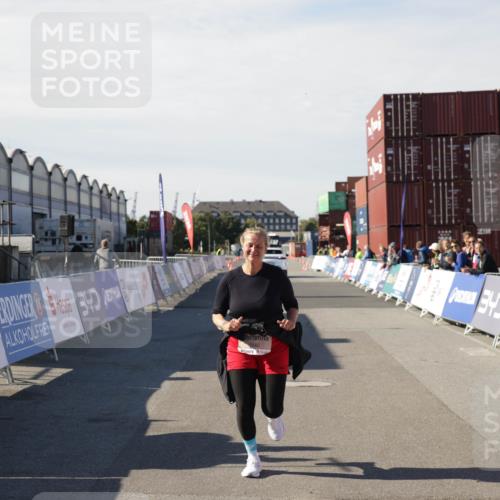 03.10.2025 - Köhlbrandbrückenlauf Jannik Wohlers http://msf.ph/oto/9123356 03.10.2025 13:51:33 Ziel 5540 meine-sportfotos.de