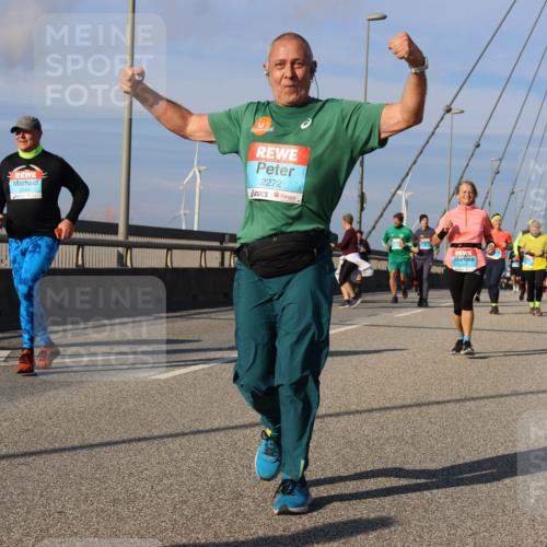 03.10.2025 - Köhlbrandbrückenlauf Strokosch-Dieckow http://msf.ph/oto/9123366 03.10.2025 10:01:43 Position 2 2272 meine-sportfotos.de