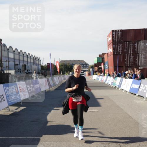 03.10.2025 - Köhlbrandbrückenlauf Jannik Wohlers http://msf.ph/oto/9123375 03.10.2025 13:51:33 Ziel 5540 meine-sportfotos.de