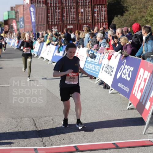 03.10.2025 - Köhlbrandbrückenlauf Jannik Wohlers http://msf.ph/oto/9123376 03.10.2025 13:05:36 Ziel 4011, 4062, 4161, 4278, 4296, 4332, 4384, 4584, 5468, 5676, 6281, 6786, 6787 meine-sportfotos.de