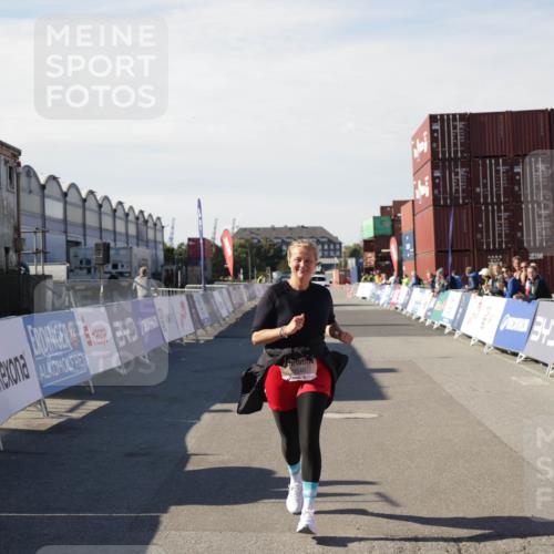 03.10.2025 - Köhlbrandbrückenlauf Jannik Wohlers http://msf.ph/oto/9123378 03.10.2025 13:51:33 Ziel 5540 meine-sportfotos.de