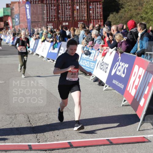 03.10.2025 - Köhlbrandbrückenlauf Jannik Wohlers http://msf.ph/oto/9123381 03.10.2025 13:05:36 Ziel 4011, 4062, 4161, 4278, 4296, 4332, 4384, 4584, 5468, 5676, 6281, 6786, 6787 meine-sportfotos.de
