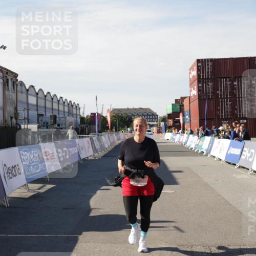 03.10.2025 - Köhlbrandbrückenlauf Jannik Wohlers http://msf.ph/oto/9123398 03.10.2025 13:51:33 Ziel 5540 meine-sportfotos.de
