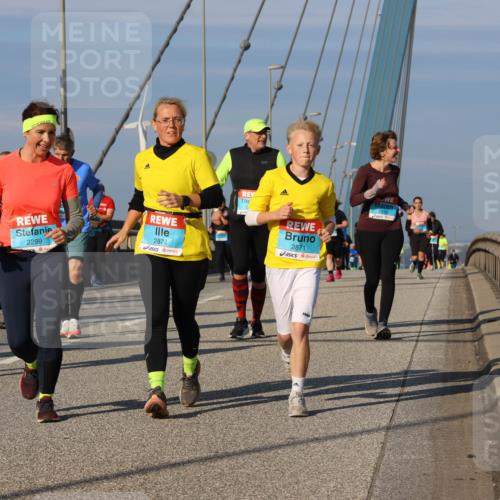 03.10.2025 - Köhlbrandbrückenlauf Strokosch-Dieckow http://msf.ph/oto/9123406 03.10.2025 10:01:48 Position 2 3657, 2299, 2874, 2871, 2316 meine-sportfotos.de