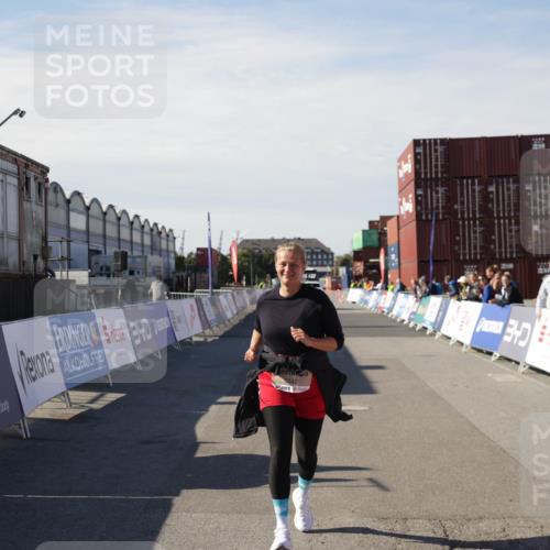 03.10.2025 - Köhlbrandbrückenlauf Jannik Wohlers http://msf.ph/oto/9123414 03.10.2025 13:51:33 Ziel 5540 meine-sportfotos.de