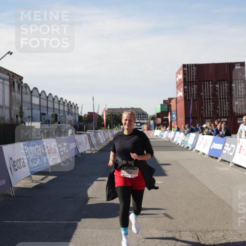 03.10.2025 - Köhlbrandbrückenlauf Jannik Wohlers http://msf.ph/oto/9123419 03.10.2025 13:51:33 Ziel 5540 meine-sportfotos.de