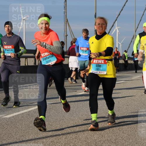 03.10.2025 - Köhlbrandbrückenlauf Strokosch-Dieckow http://msf.ph/oto/9123420 03.10.2025 10:01:49 Position 2 2398, 3657, 2299, 2874, 2871 meine-sportfotos.de