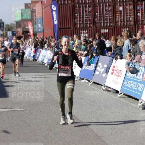03.10.2025 - Köhlbrandbrückenlauf Jannik Wohlers http://msf.ph/oto/9123426 03.10.2025 13:05:37 Ziel 4011, 4062, 4161, 4278, 4296, 4332, 4384, 5468, 5676, 6281, 6786, 6787 meine-sportfotos.de