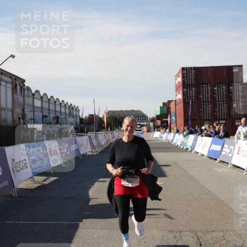 03.10.2025 - Köhlbrandbrückenlauf Jannik Wohlers http://msf.ph/oto/9123428 03.10.2025 13:51:33 Ziel 5540 meine-sportfotos.de
