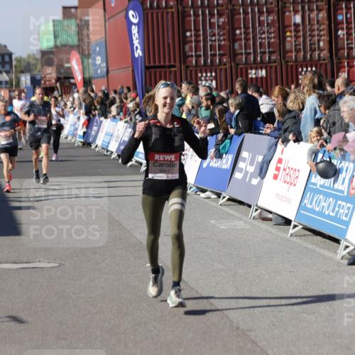 03.10.2025 - Köhlbrandbrückenlauf Jannik Wohlers http://msf.ph/oto/9123429 03.10.2025 13:05:37 Ziel 4011, 4062, 4161, 4278, 4296, 4332, 4384, 5468, 5676, 6281, 6786, 6787 meine-sportfotos.de