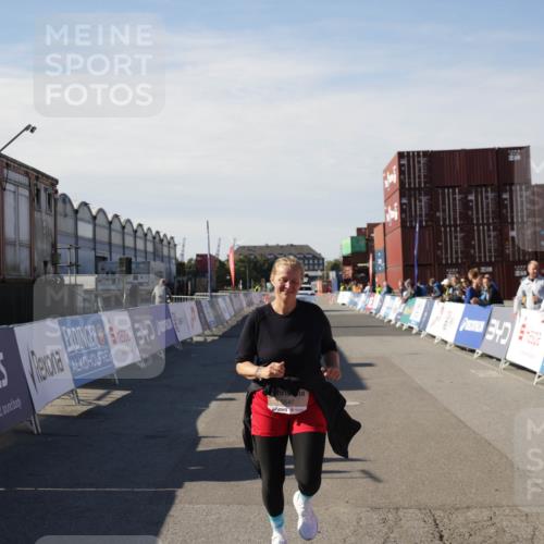 03.10.2025 - Köhlbrandbrückenlauf Jannik Wohlers http://msf.ph/oto/9123433 03.10.2025 13:51:33 Ziel 5540 meine-sportfotos.de