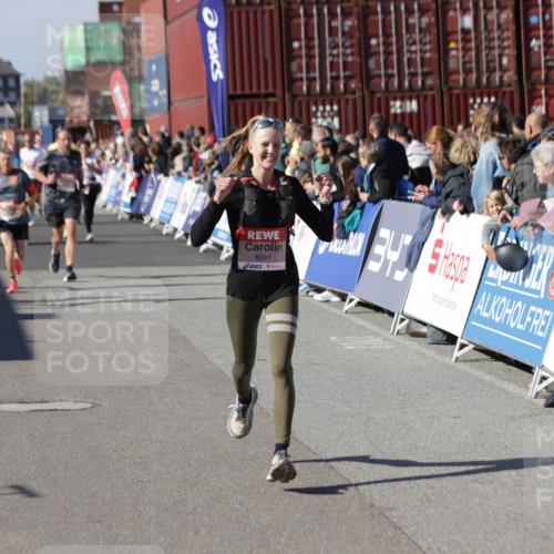 03.10.2025 - Köhlbrandbrückenlauf Jannik Wohlers http://msf.ph/oto/9123436 03.10.2025 13:05:37 Ziel 4011, 4062, 4161, 4278, 4296, 4332, 4384, 5468, 5676, 6281, 6786, 6787 meine-sportfotos.de