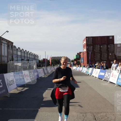 03.10.2025 - Köhlbrandbrückenlauf Jannik Wohlers http://msf.ph/oto/9123443 03.10.2025 13:51:33 Ziel 5540 meine-sportfotos.de