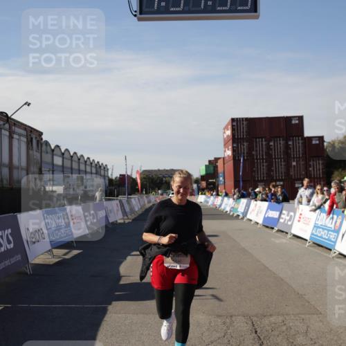 03.10.2025 - Köhlbrandbrückenlauf Jannik Wohlers http://msf.ph/oto/9123457 03.10.2025 13:51:34 Ziel 5540 meine-sportfotos.de
