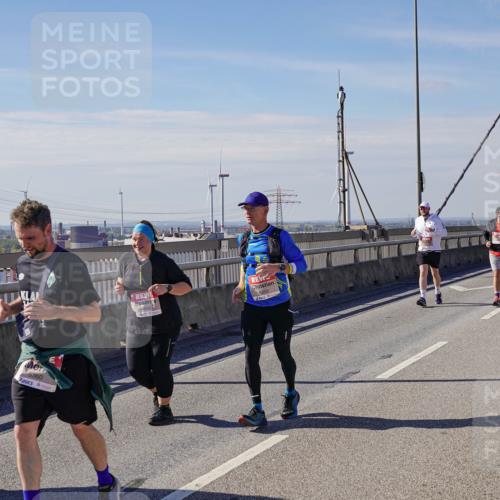 03.10.2025 - Köhlbrandbrückenlauf Michael Burmester http://msf.ph/oto/9123464 03.10.2025 13:06:05 Position 2 39, 5360 meine-sportfotos.de