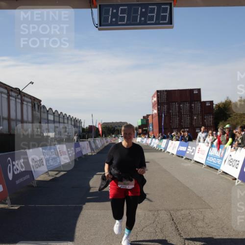 03.10.2025 - Köhlbrandbrückenlauf Jannik Wohlers http://msf.ph/oto/9123468 03.10.2025 13:51:34 Ziel 5540 meine-sportfotos.de
