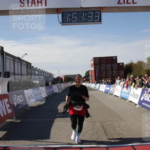 03.10.2025 - Köhlbrandbrückenlauf Jannik Wohlers http://msf.ph/oto/9123474 03.10.2025 13:51:34 Ziel 5540 meine-sportfotos.de