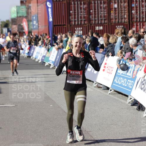 03.10.2025 - Köhlbrandbrückenlauf Jannik Wohlers http://msf.ph/oto/9123475 03.10.2025 13:05:38 Ziel 4011, 4062, 4161, 4278, 4296, 4332, 4384, 5468, 5676, 6281, 6786, 6787 meine-sportfotos.de
