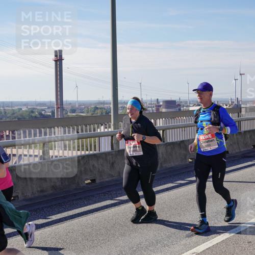 03.10.2025 - Köhlbrandbrückenlauf Michael Burmester http://msf.ph/oto/9123477 03.10.2025 13:06:06 Position 2 5360, 6259 meine-sportfotos.de