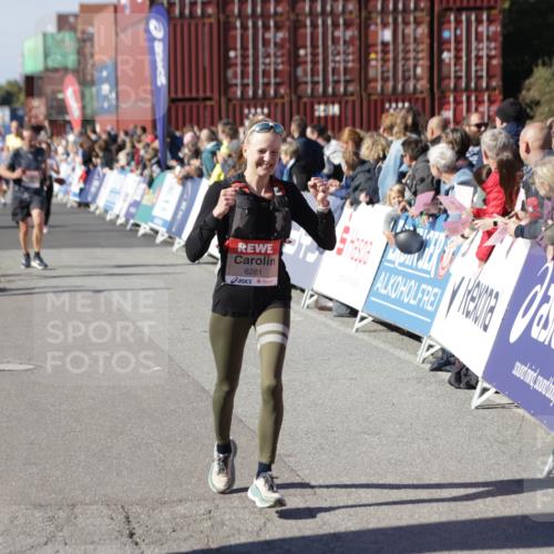 03.10.2025 - Köhlbrandbrückenlauf Jannik Wohlers http://msf.ph/oto/9123481 03.10.2025 13:05:38 Ziel 4011, 4062, 4161, 4278, 4296, 4332, 4384, 5468, 5676, 6281, 6786, 6787 meine-sportfotos.de
