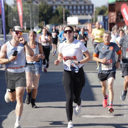 03.10.2025 - Köhlbrandbrückenlauf Jannik Wohlers http://msf.ph/oto/9123495 03.10.2025 13:05:40 Ziel 4062, 4133, 4161, 4278, 4296, 4332, 4384, 4564, 5468, 5676, 5964, 6281, 6786, 6787 meine-sportfotos.de