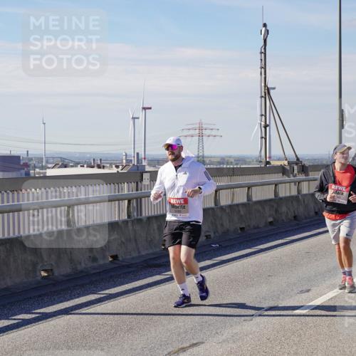 03.10.2025 - Köhlbrandbrückenlauf Michael Burmester http://msf.ph/oto/9123496 03.10.2025 13:06:08 Position 2 5193, 043 meine-sportfotos.de