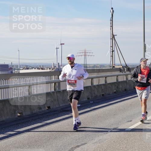 03.10.2025 - Köhlbrandbrückenlauf Michael Burmester http://msf.ph/oto/9123503 03.10.2025 13:06:08 Position 2  meine-sportfotos.de