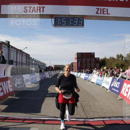 03.10.2025 - Köhlbrandbrückenlauf Jannik Wohlers http://msf.ph/oto/9123507 03.10.2025 13:51:34 Ziel 5540 meine-sportfotos.de