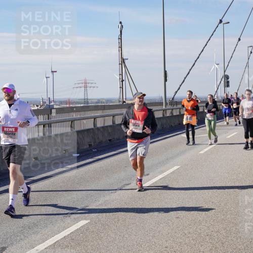 03.10.2025 - Köhlbrandbrückenlauf Michael Burmester http://msf.ph/oto/9123509 03.10.2025 13:06:09 Position 2 5193 meine-sportfotos.de