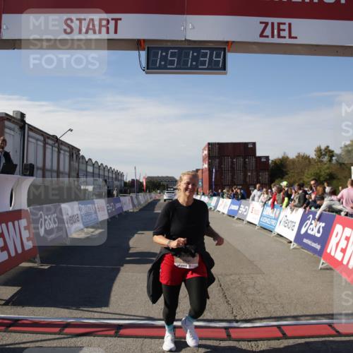 03.10.2025 - Köhlbrandbrückenlauf Jannik Wohlers http://msf.ph/oto/9123513 03.10.2025 13:51:34 Ziel 5540 meine-sportfotos.de